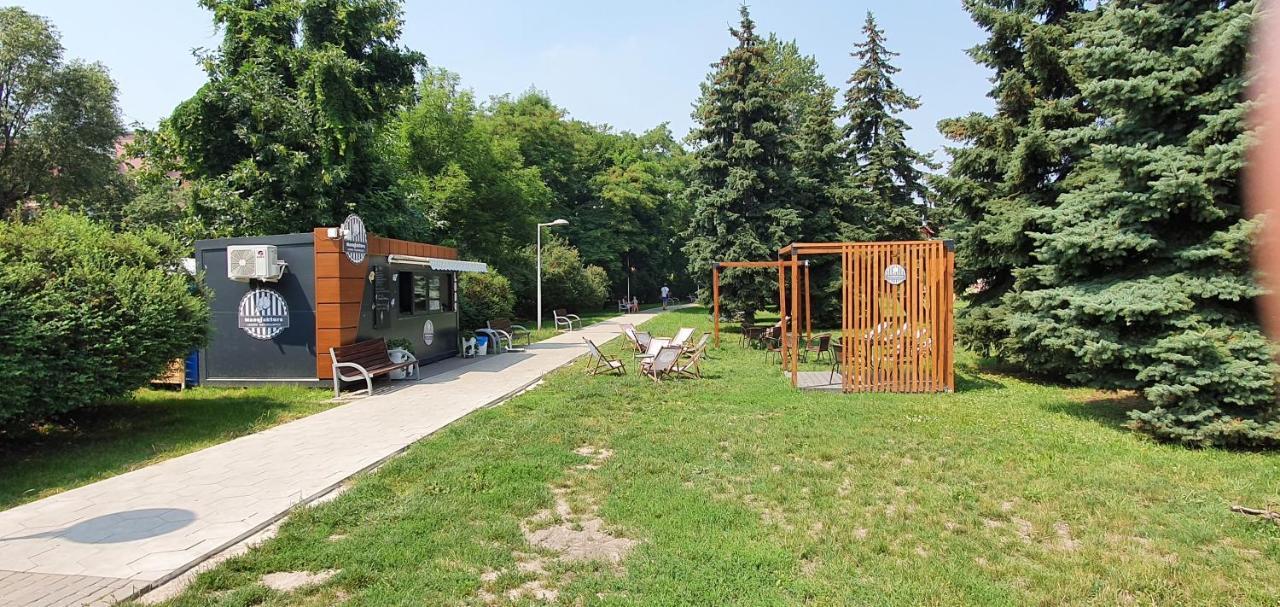 Juna2 - Nowoczesny Apartament W Centrum Z Widokiem Na Park Pruszkow Exterior photo