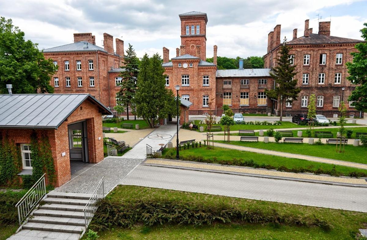 Juna2 - Nowoczesny Apartament W Centrum Z Widokiem Na Park Pruszkow Exterior photo